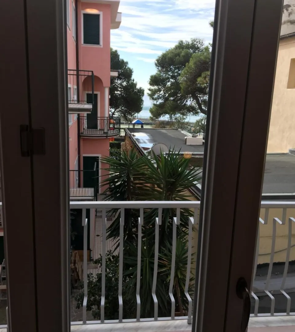 Artana Suites Collection Monterosso al Mare 3*,